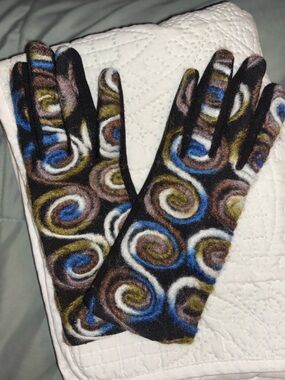 Women’s Swirl Gloves